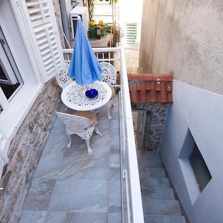 La Casa Di Pietra Apartment Кърк Екстериор снимка