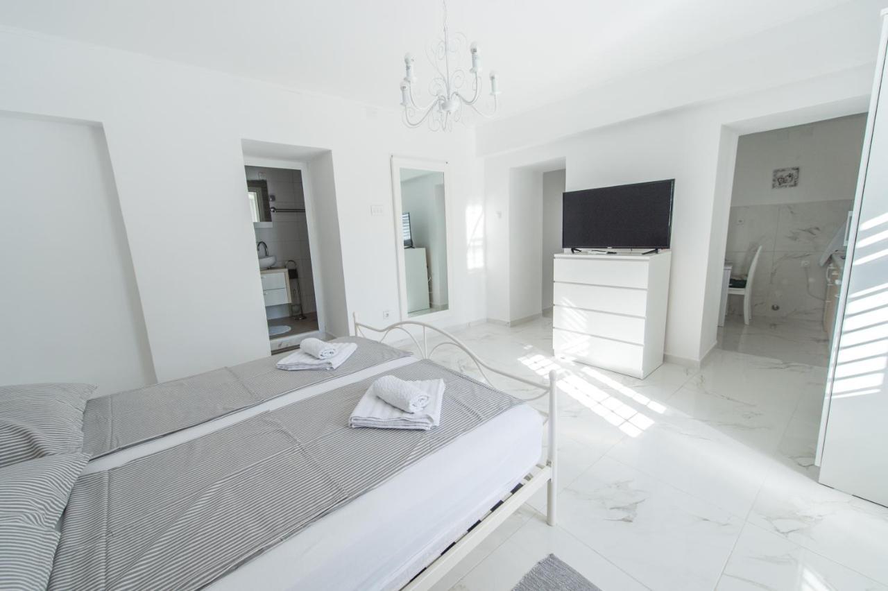 La Casa Di Pietra Apartment Кърк Екстериор снимка