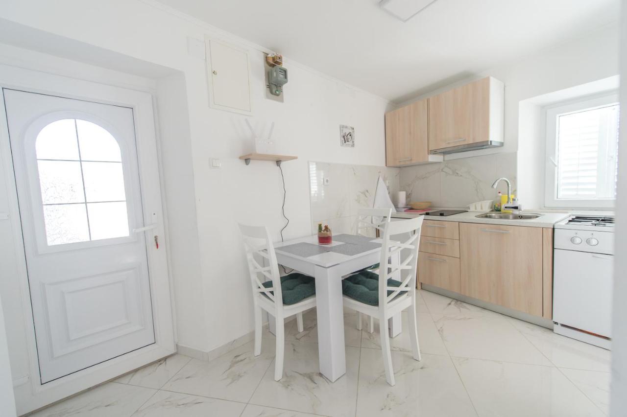 La Casa Di Pietra Apartment Кърк Екстериор снимка