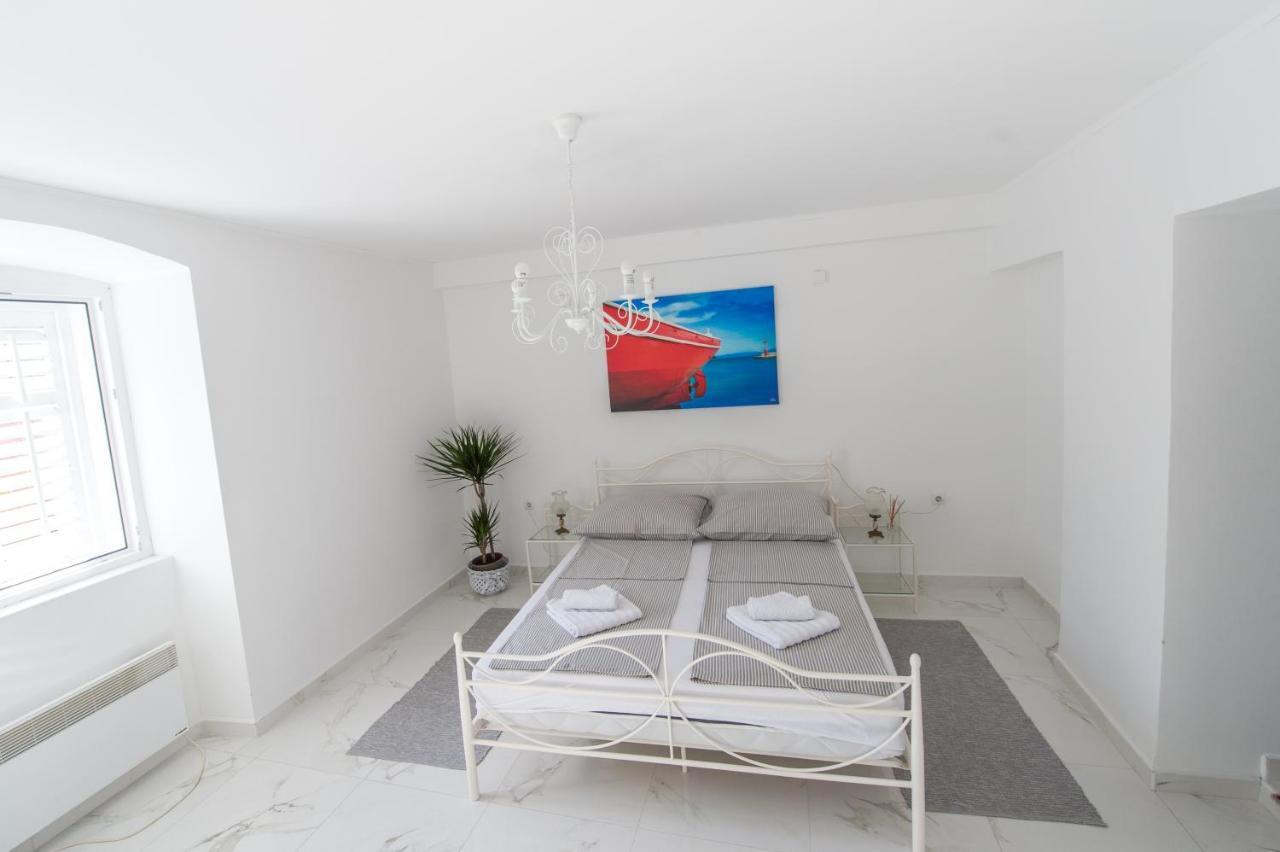 La Casa Di Pietra Apartment Кърк Екстериор снимка